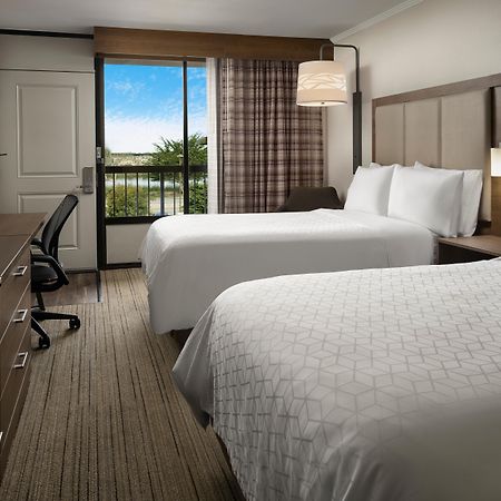 Holiday Inn Express At Monterey Bay By Ihg Seaside Exterior photo