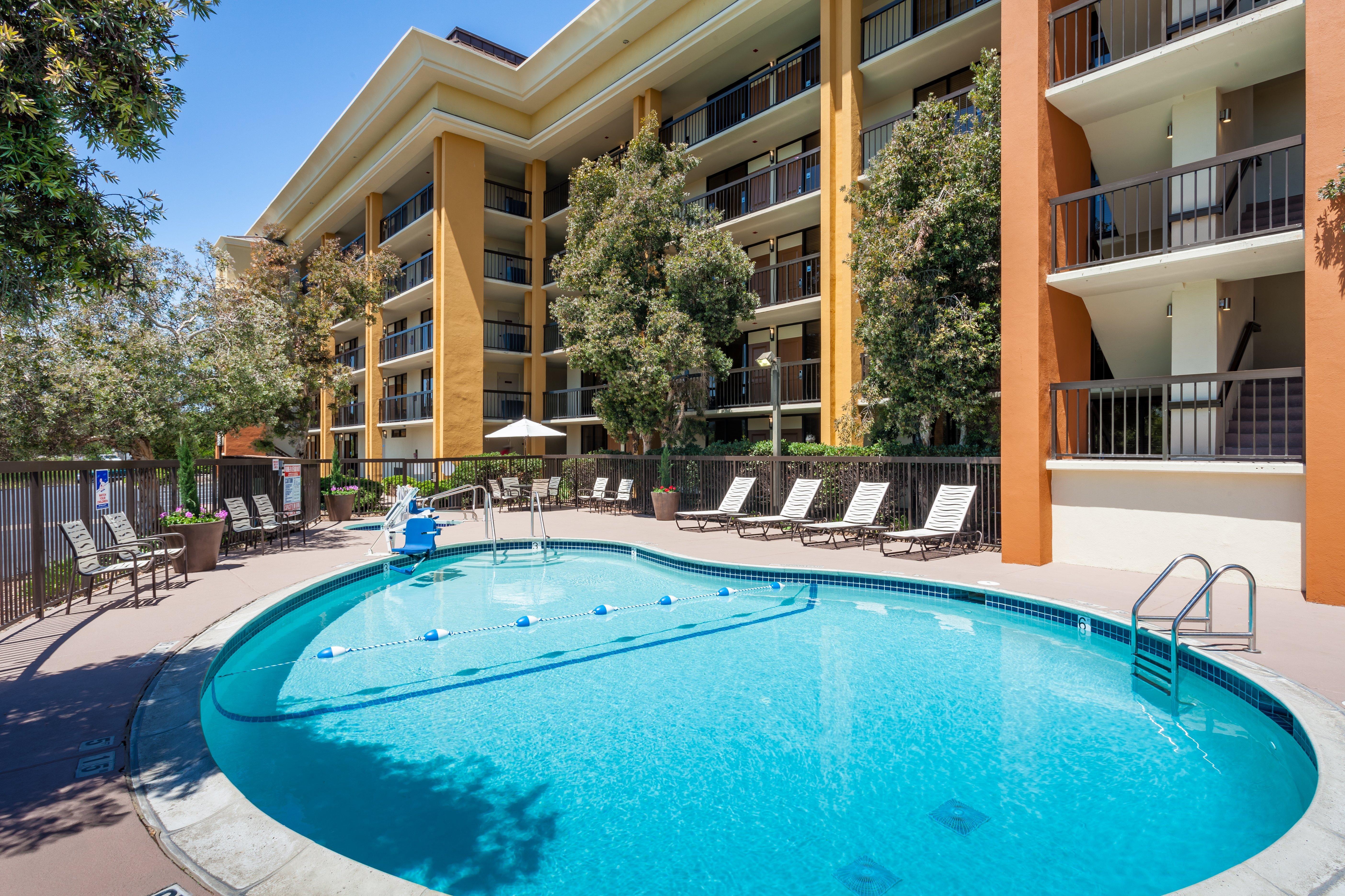 Holiday Inn Express At Monterey Bay By Ihg Seaside Exterior photo