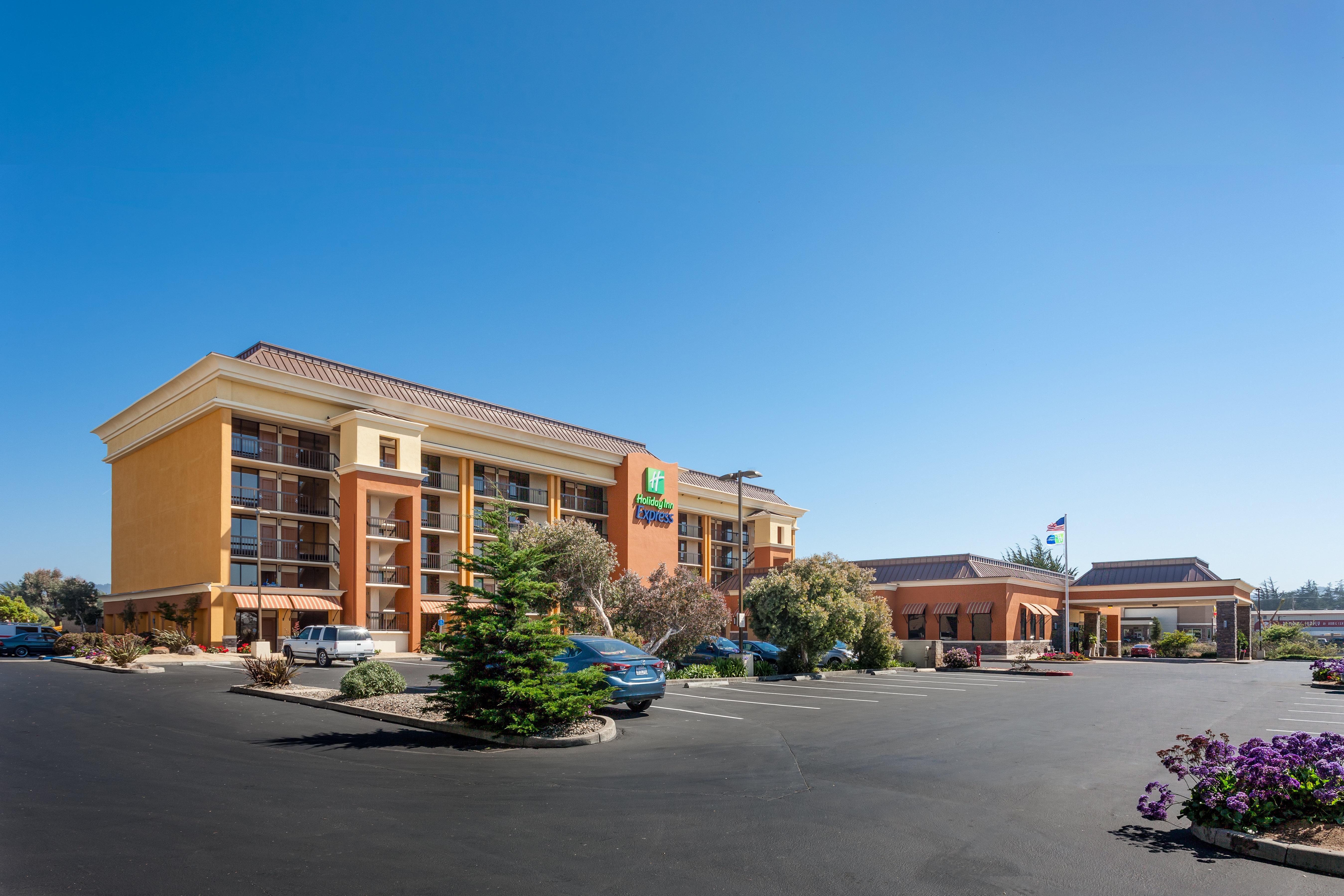 Holiday Inn Express At Monterey Bay By Ihg Seaside Exterior photo