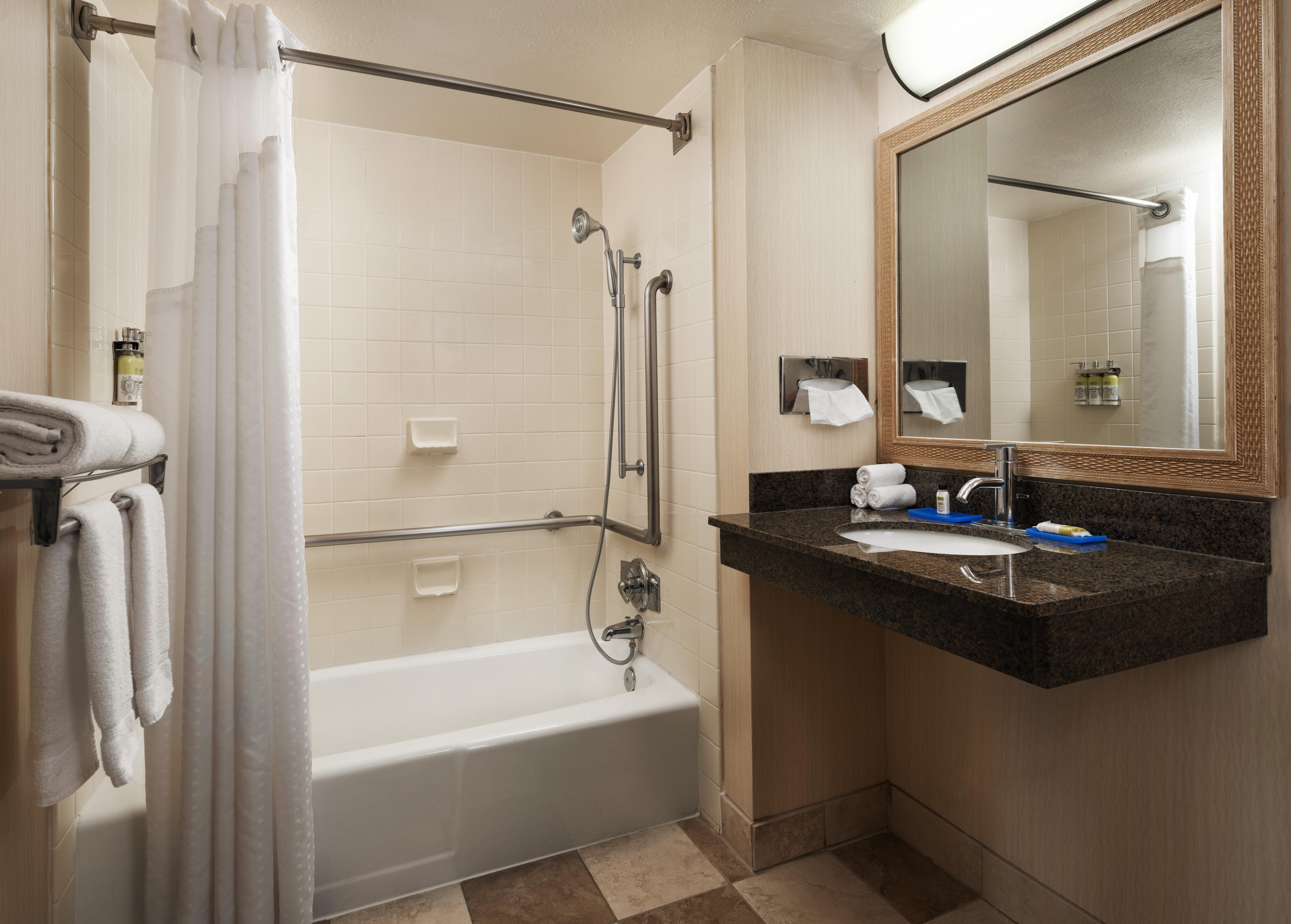 Holiday Inn Express At Monterey Bay By Ihg Seaside Exterior photo