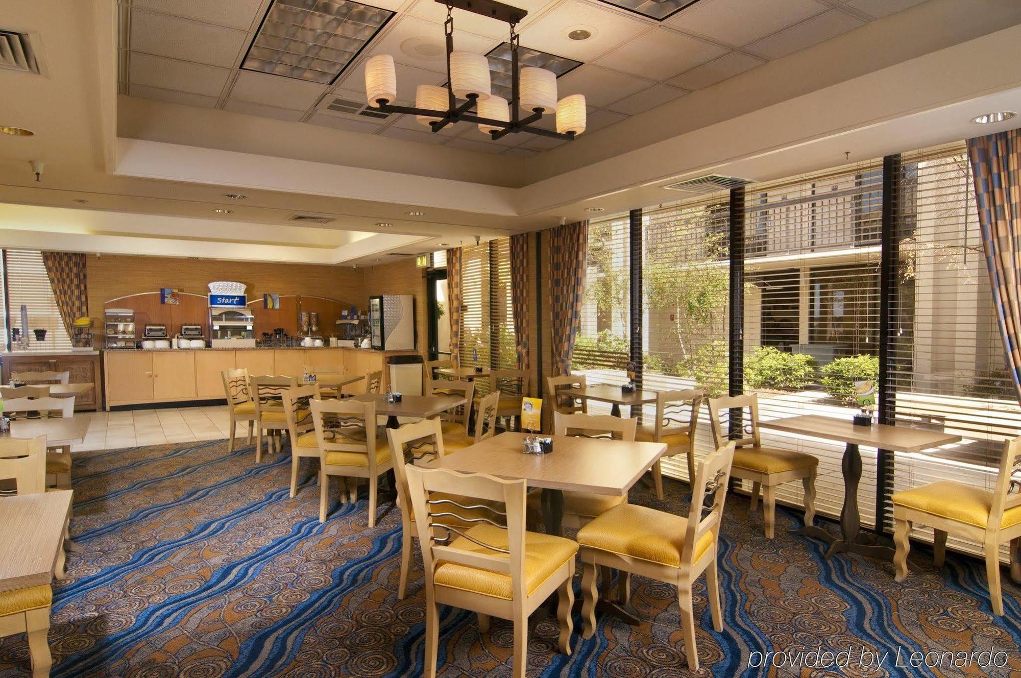 Holiday Inn Express At Monterey Bay By Ihg Seaside Exterior photo